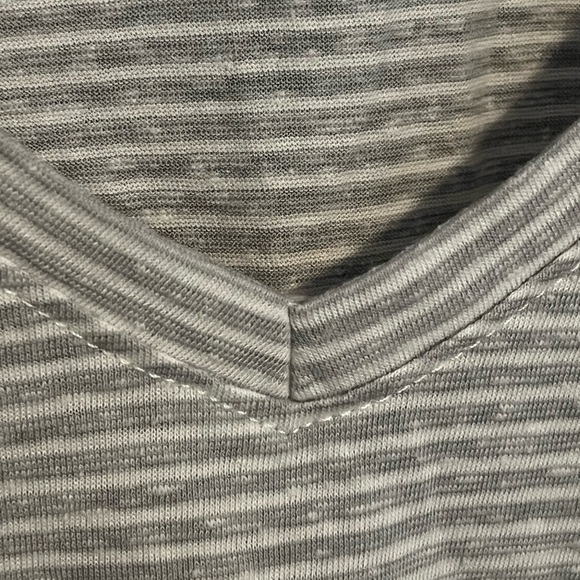 Melrose and Market Light Gray Striped V-Neck Tee - Picture 5 of 6